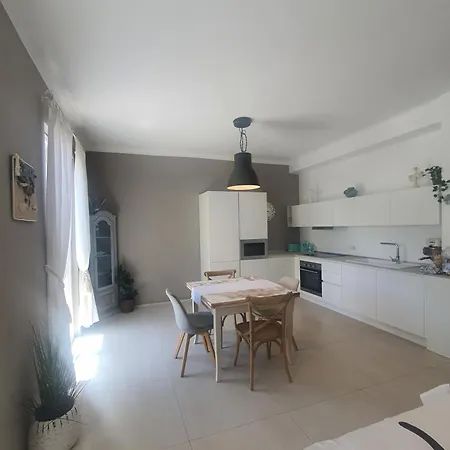La Roja Grand Apartement Luxury 3 Bedrooms Apartment