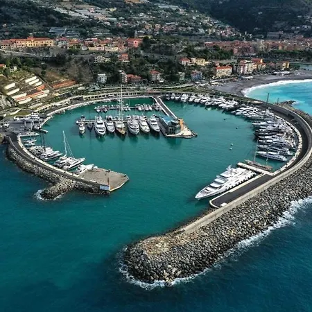 La Roja Grand Apartement Luxury 3 Bedrooms
