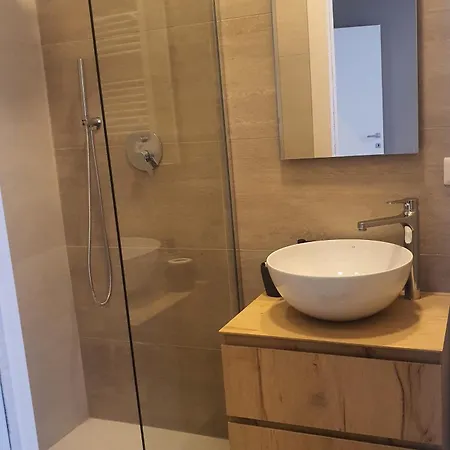 La Roja Grand Luxury 3 Bedrooms Lägenhet *