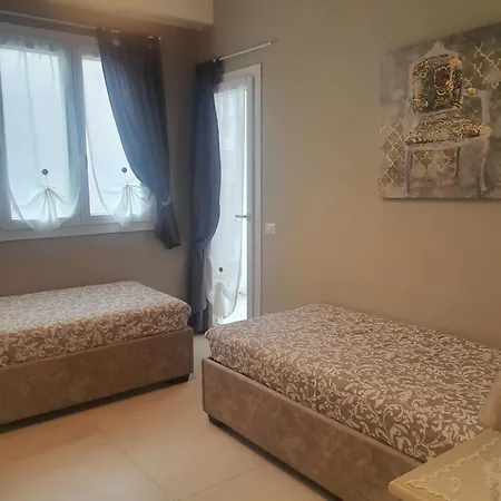 La Roja Grand Luxury 3 Bedrooms *